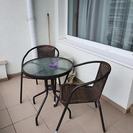 Summerland Life 40 Apartment Mamaia